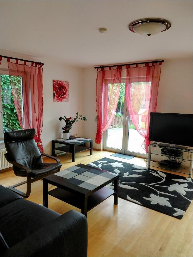 Julia'S Monteur Oase - Premium Apartment Exklusiv Fuer Solo-Reisende 埃内佩塔尔 外观 照片